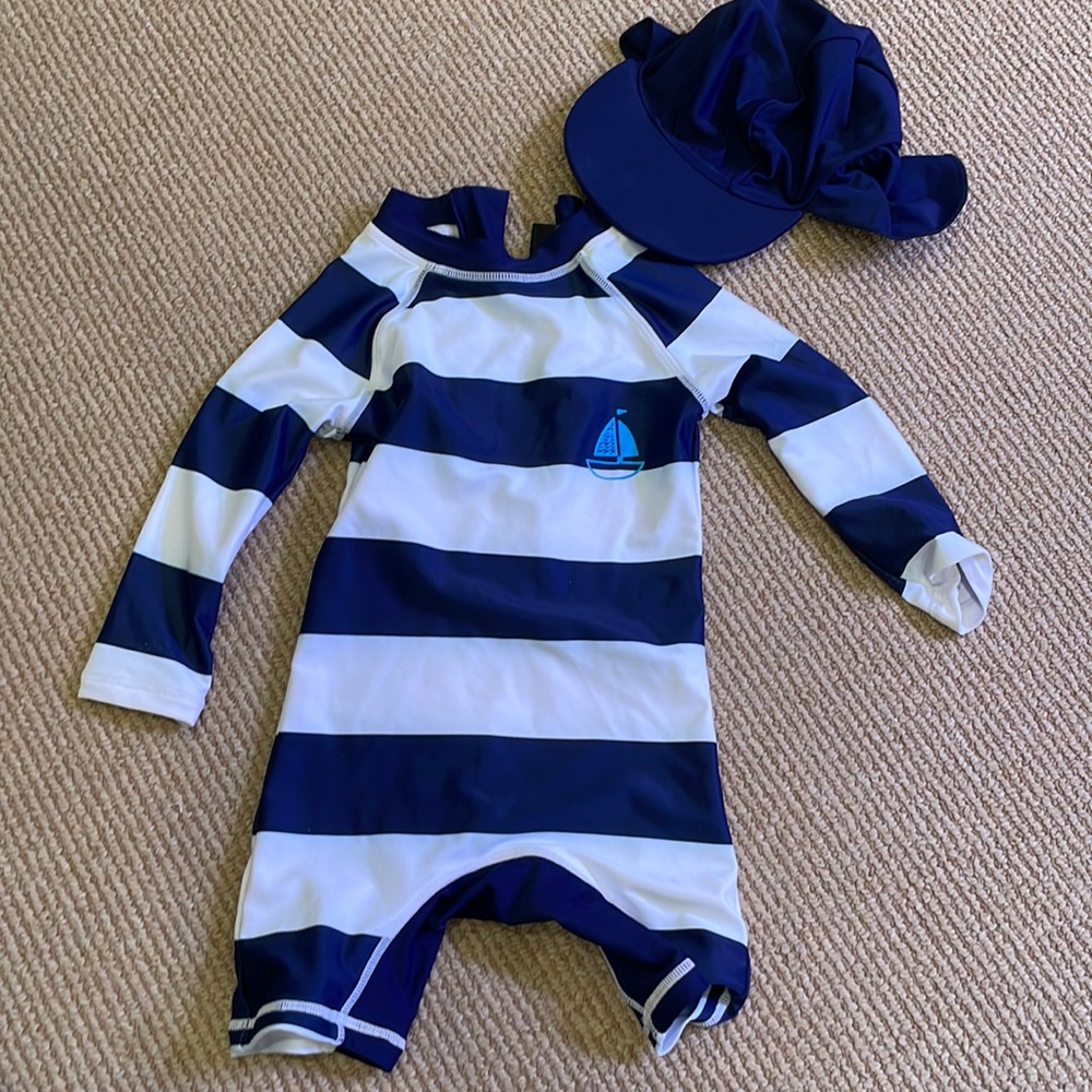 Swim suit and hat set size 6-9month